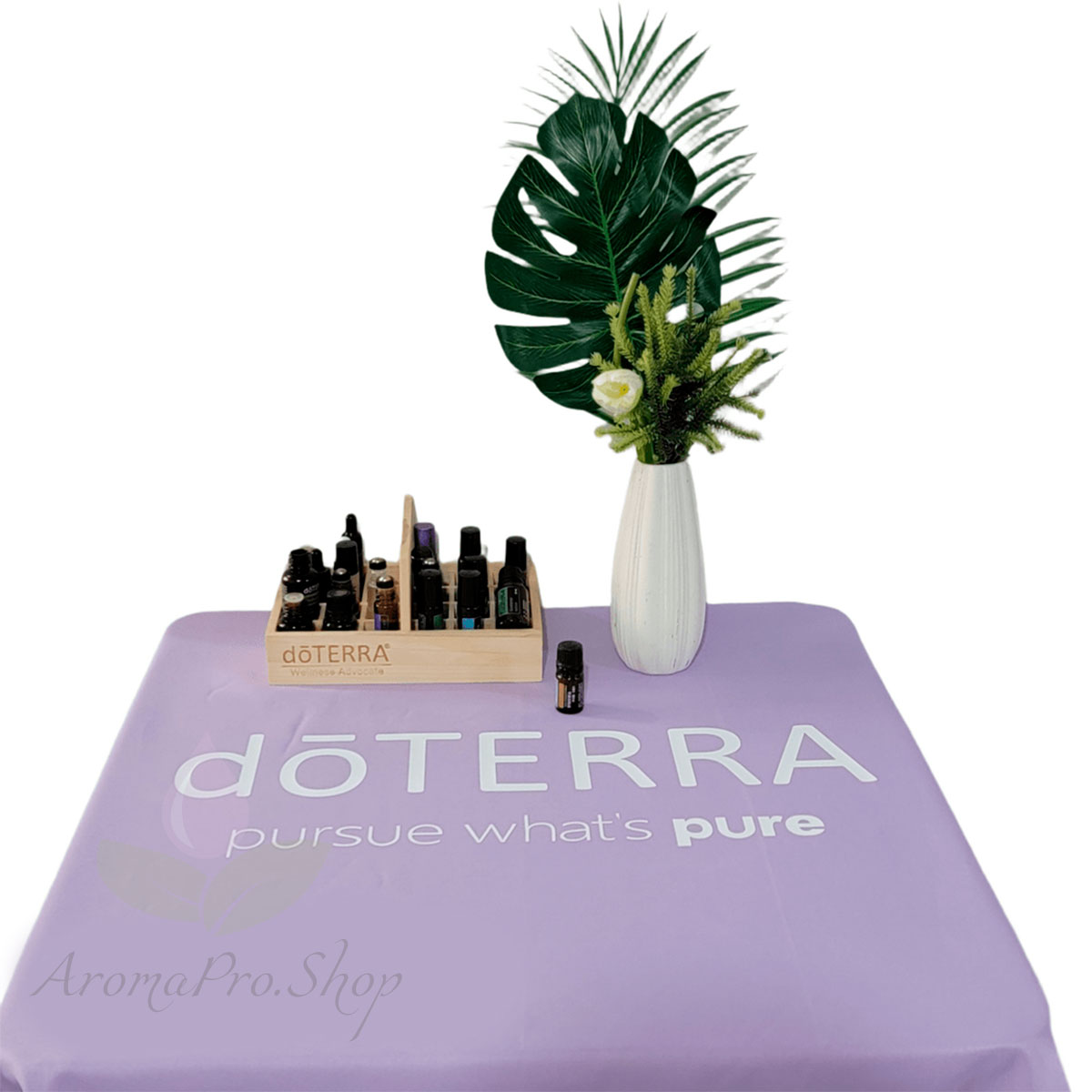 Скатерть лиловая с логотипом doTERRA, 120х160 см.