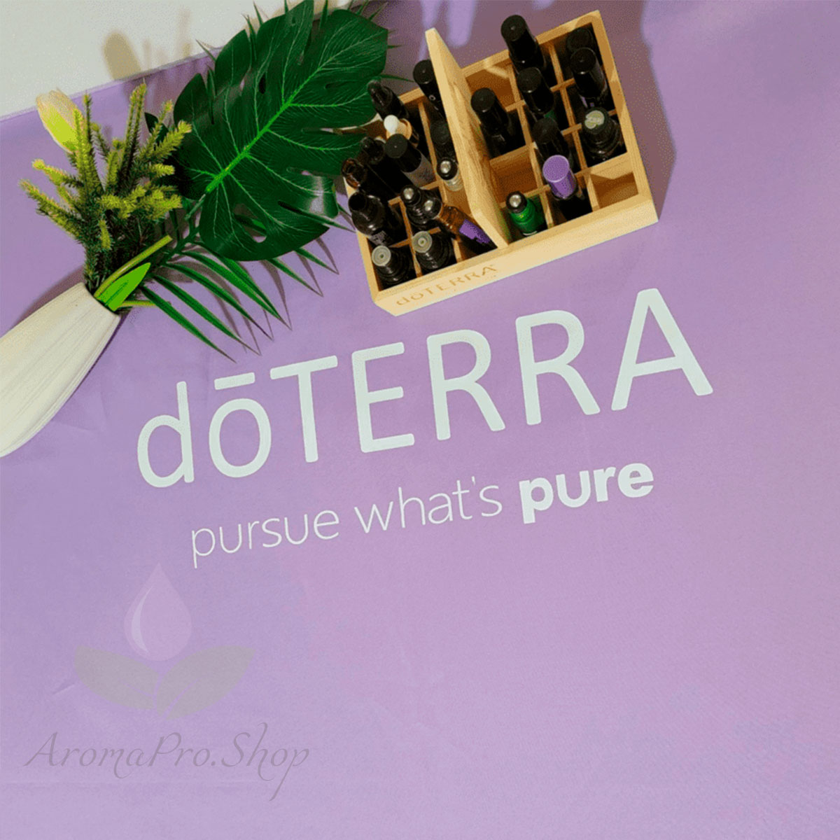 Скатерть лиловая с логотипом doTERRA, 120х160 см.